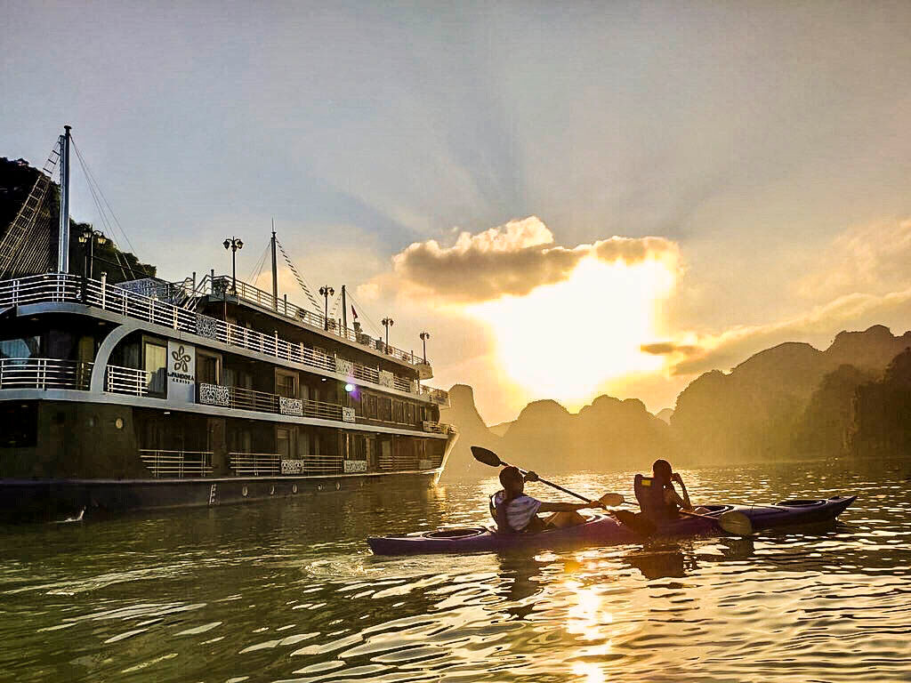 Seize the 360° views of Halong Bay